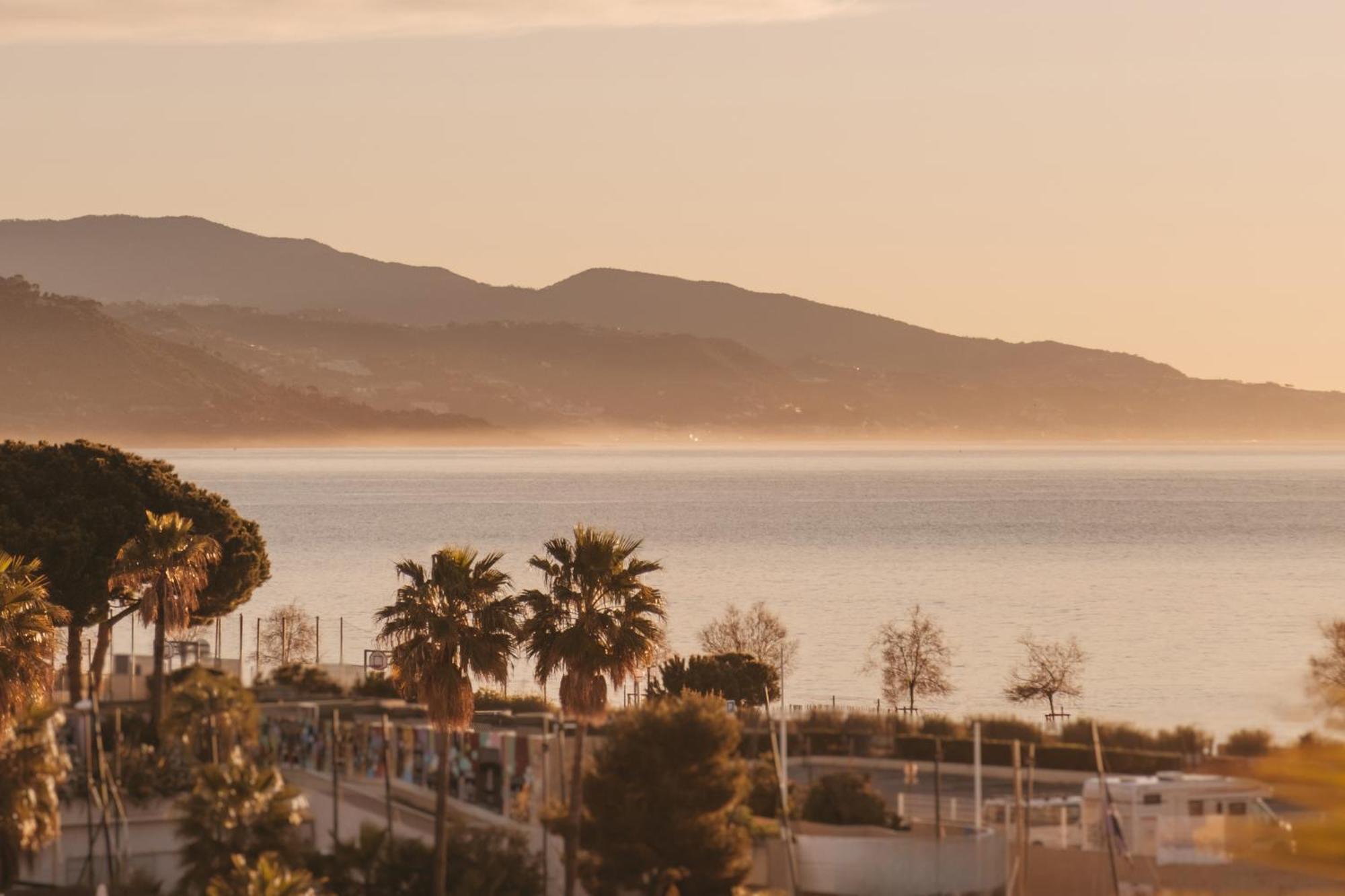 Soleil Riviera Apartament Cote D'Azur Roccabruna Esterno foto